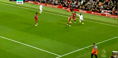 默特萨克、于大宝观战梅州U15vs浙江U15，并与小球员互动