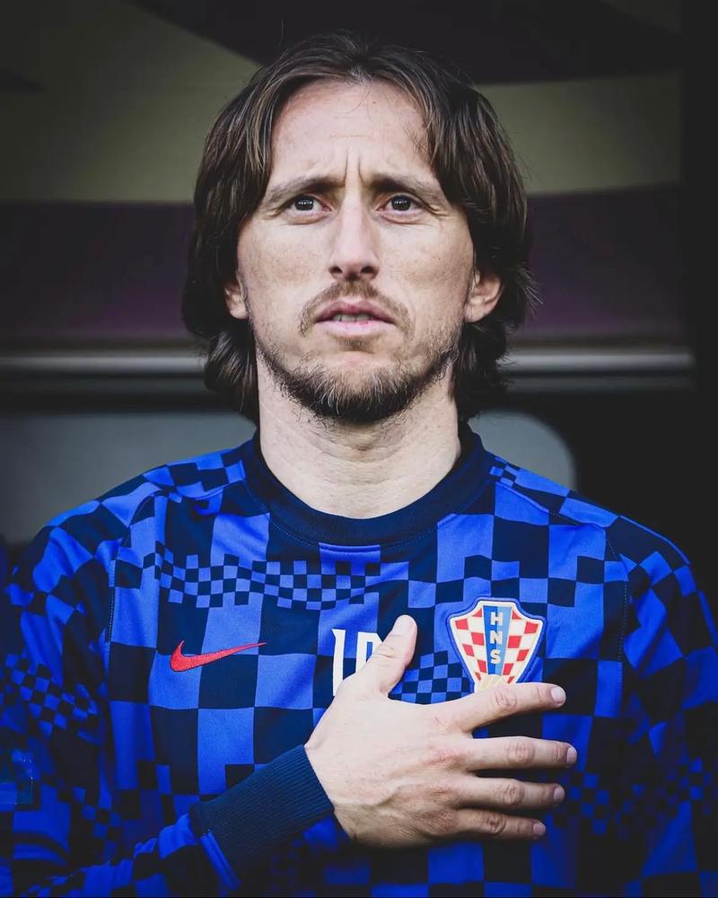 字母哥复出半场砍两双，雄鹿12记三分，半场1分领先